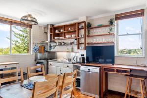 River Vistas - Fremantle Port Views