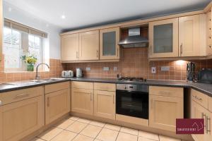 Three Bed House Maidenhead - Parking