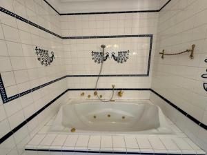 Honor - Extravaganz NEU RENOVIERT