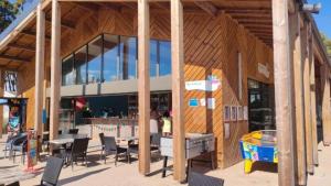 MH203 3chambres dont suite parentale et 2 salles de bain dans camping 4 étoiles