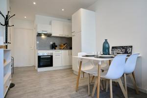 Le Duo - Les Demeures dAdrien