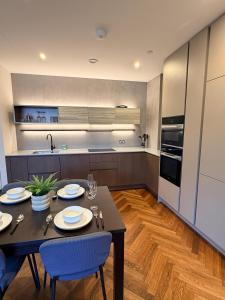 Cozy and Luxury Two Bedroom in Chelsea