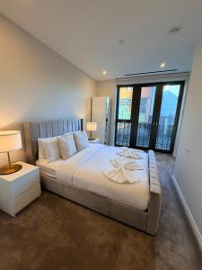 Cozy and Luxury Two Bedroom in Chelsea