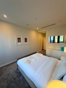 Cozy and Luxury Two Bedroom in Chelsea