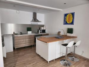 Spacieux Studio Sushi - 1 lit double - Rue calme- Centre ville