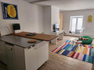 Spacieux Studio Sushi - 1 lit double - Rue calme- Centre ville