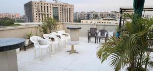 Vacation Paradise- Luxurious 3-bhk Flat near IGI Airport and ICC