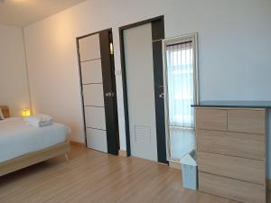 CITY HOME 5Min to Old Town, Airport Plaza.