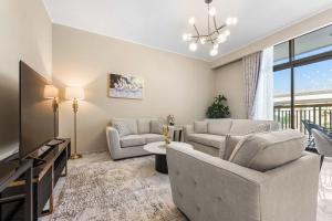 StayShort - Hidden Jewel 1 minute walk from Al Furjan Metro Sleeps 5