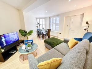 Disc Monthly Rate - 3BDR flat in Pimlico with Garden near Victoria, Westminster, Buckingham Palace