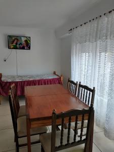 A 3 cuadras de la estación de tren MDQ!! Departamento muy luminoso!!