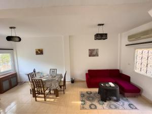 2BR Townhouse, Bath, backyard-822