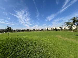 2BR at The Boulevard Nest Pool - Gym - Café Vibes