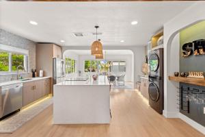 Bliss to Bay Home + Guest Suite