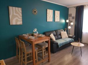 Le Vitoria- Calais Ville - gare - ferry - eurotunnel