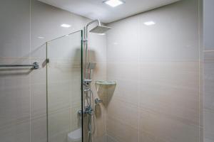 Baan Tanwa - MRT Ratchadapisek Exit 1 or 2