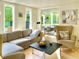 Nature Retreat With Fjord Views Near Spøttrup