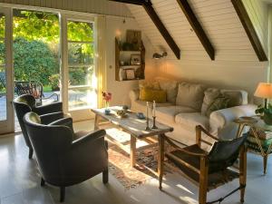 Stråtækt Sommerhus Nær Strand Og Fredet Natur