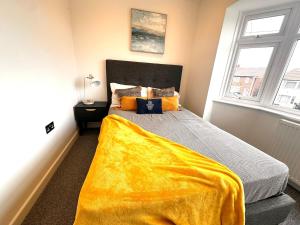 Brand New 3 Bedroom House with Parking and Garden near Elstree Studios