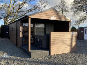 Belraugh Mountain View Hot Tub Lodges