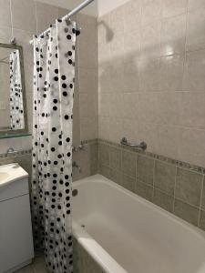 Cómodo departamento a media cuadra de PLAZA COLON