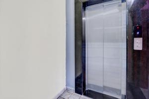 Super HOTEL O RUNWAY Service Apartment