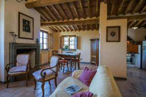 Tuscan Country House Near Lucca With Private Pool