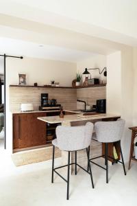 Modern Bungalow in Lush Garden - Aroeira