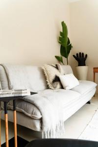 Modern Bungalow in Lush Garden - Aroeira