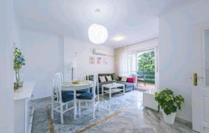 Junto al Mar Piscinas Jardines Wifi