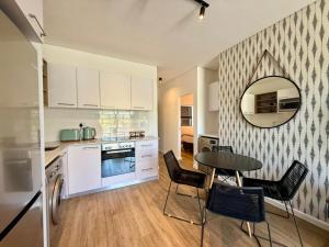 Mountain Whisper - Le Jardin Unit 306