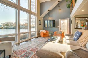 1 Mi to Ferry & Beach: Waterfront Hyannis Home!