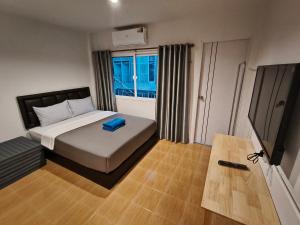 D45 Home - BTS Ratchathewi N1 Station