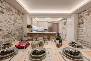 Casa Karinea - Serene Stone House Retreat