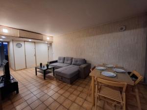 Séjour tout confort, metro 8 station les Juliottes à 7 min, à 20 min de Paris