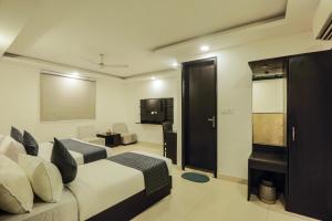 Precesion Palace Suites Near Delhi Airport