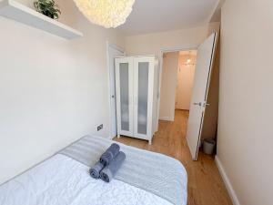Promo Rate - 3 bedroom flat near Aldgate East, Whitechapel, Brick Lane, Shoreditch, Tower Hill