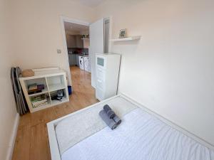 Promo Rate - 3 bedroom flat near Aldgate East, Whitechapel, Brick Lane, Shoreditch, Tower Hill
