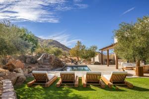 Uno Vida By The Cohost Company