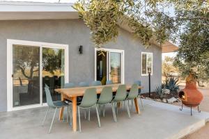 Sunset Grove By The Cohost Company