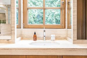 Mayfair Home Central AC Huge Terrace