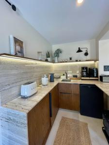 Modern Bungalow in Lush Garden - Aroeira