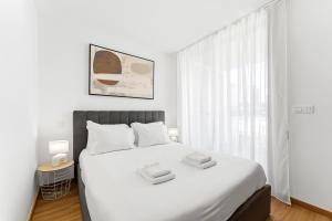 New Luxurious, Spacious Studio With Parking