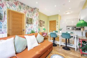 Charming 2 Bed and 3 Bath Apartment in Covent Garden ZONE 1