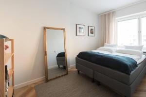 Luxury Top Floor, Balcony and Easy 24h Check-in