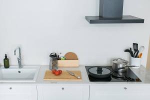 Luxury Top Floor, Balcony and Easy 24h Check-in