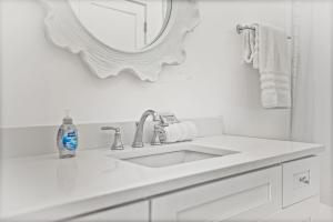 Beach Access Condo-Walk to Downtown-Pets Welcome w Fee