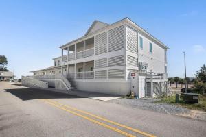 Beach Access Condo-Walk to Downtown-Pets Welcome w Fee