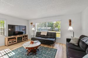 Dog-Friendly Home with Patio, Grill and Fire Pit