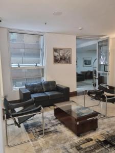 Ao lado da Paulista e metrô lazer completo com estac